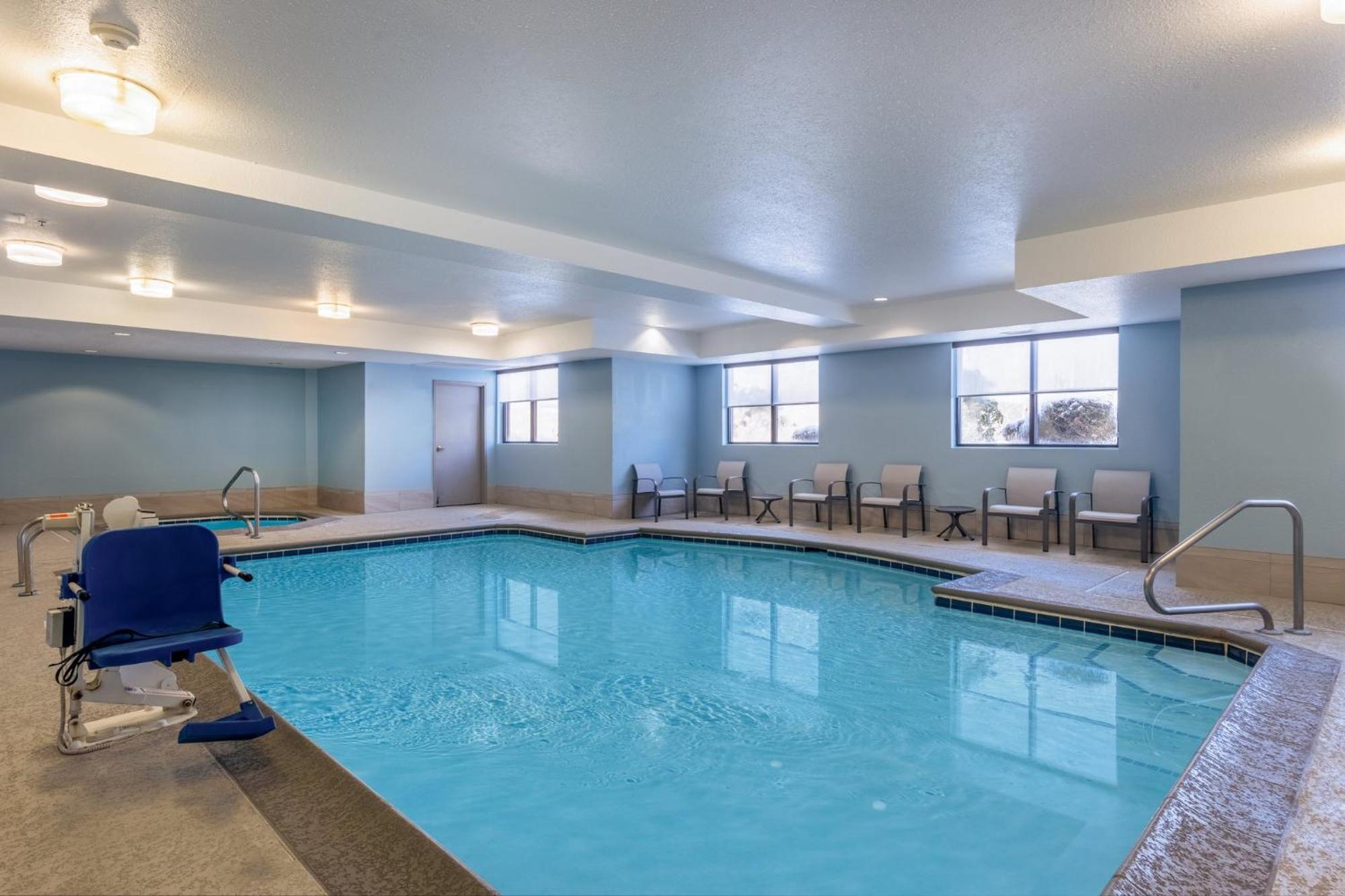 Holiday Inn Express Grove City - Premium Outlet Mall By Ihg Ngoại thất bức ảnh